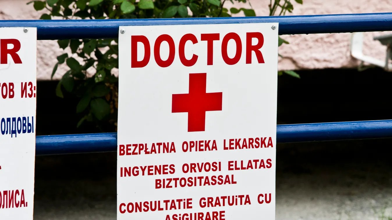 Görögország Paralia üdülőfalu utasbiztosítással rendelkező turisták orvosi ellátását hirdető tábla.
Fotó:Dudás Szabolcs
2015.07.01. 