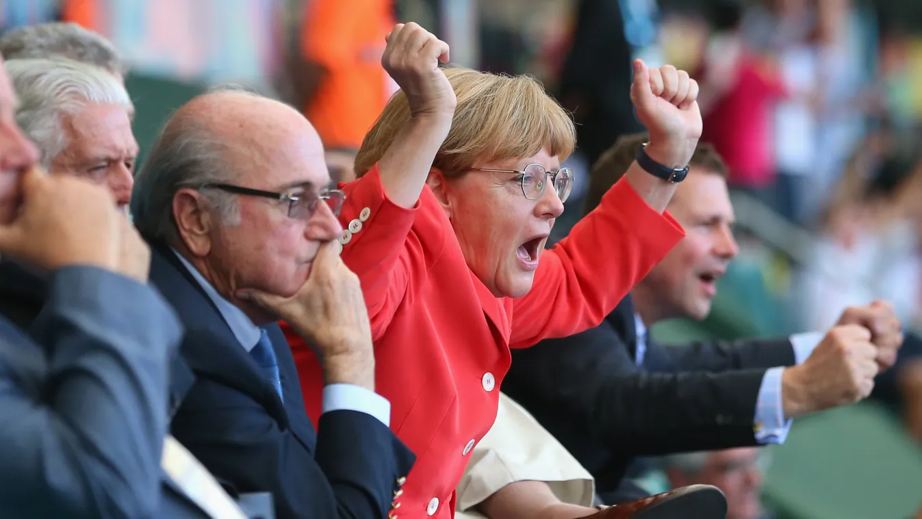 focivébé, németország-portugália, Angela Merkel örül a negyedik gólnak 