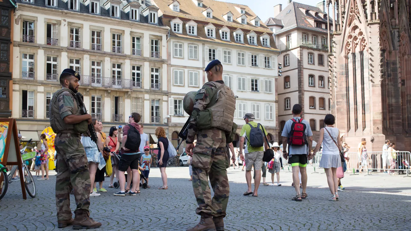 France: Soldiers patrol outside Notre-Dame cathedral in Strasbourg Newzulu Citizenside CITIZENSIDE/Claude  TRUONG-NGOC vigipirate security securite measure enforcement CATHEDRAL cathedrale Notre-Dame Strasbourg France act of terror CHURCH RELIGION july ju