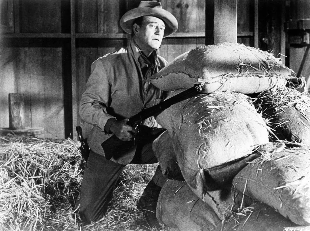 Rio Bravo Cinema sheriff bags 1950s Fifties Horizontal WESTERN MAN WEAPON RIFLE BARRICADE 