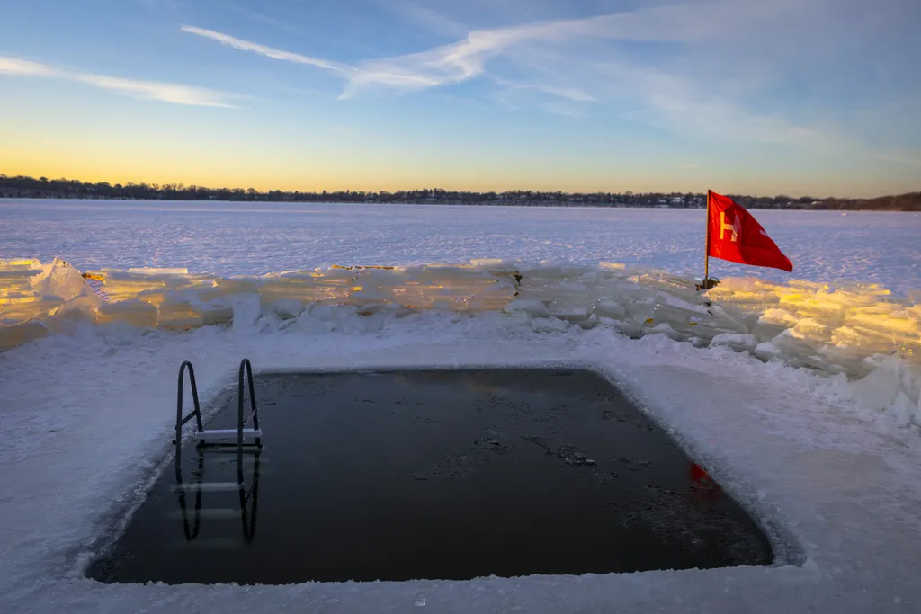 Amerika leghidegebb városában 
 "Submergents" in Minnesota Submergents Horizontal 