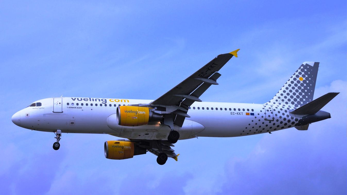 Vueling Airbus A320-200 