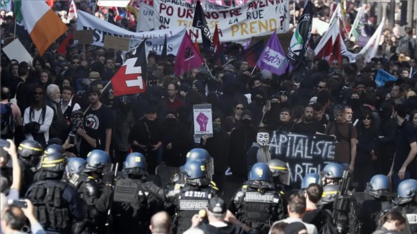 kormányellenes tüntetés  franciaországban 