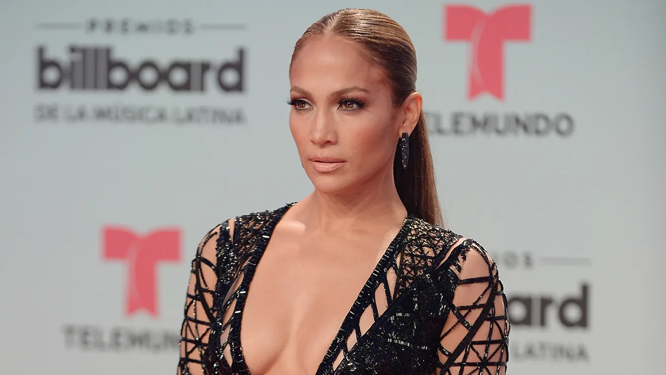 Billboard Jennifer Lopez szinte félmeztelenül gálázott: Fotó! 