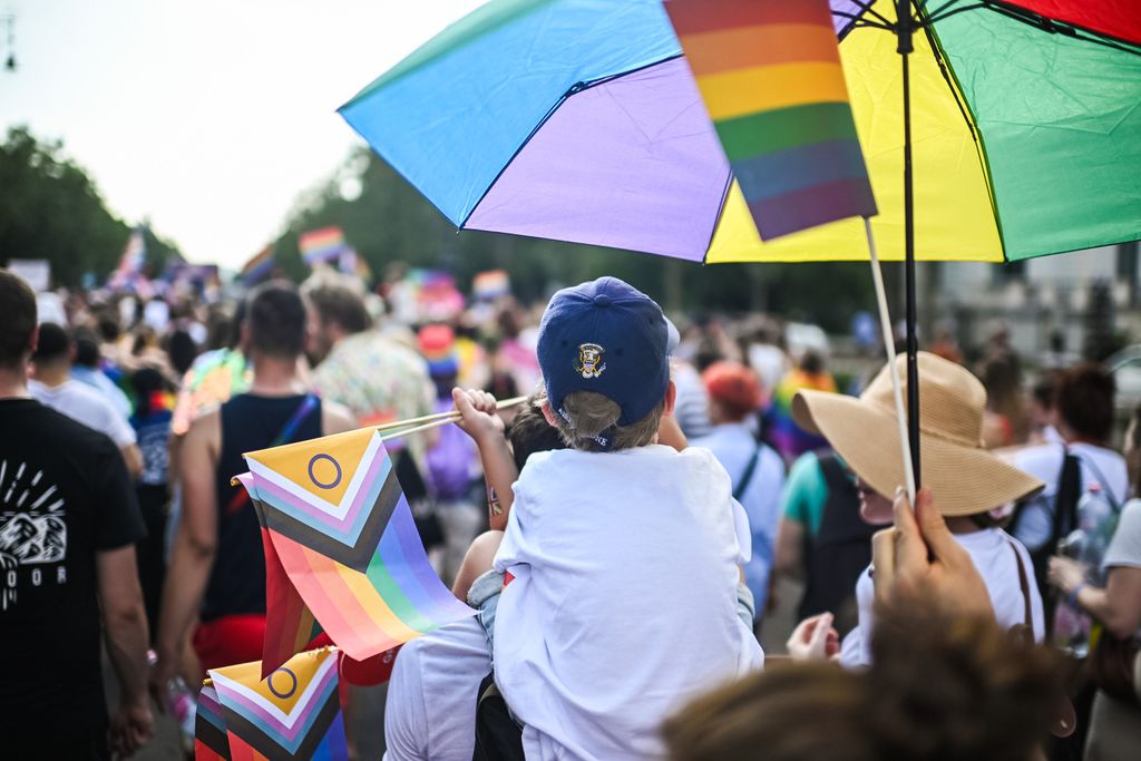 28. Budapest Pride Felvonulás, Budapest Pride 2023, felvonulás, menet, LMBTQ, LMBTQI+, leszbikus, meleg, biszexuális, transznemű, queer, interszexuális, aktivista, gyerek, gyermek, Budapest, 2023.07.15. 