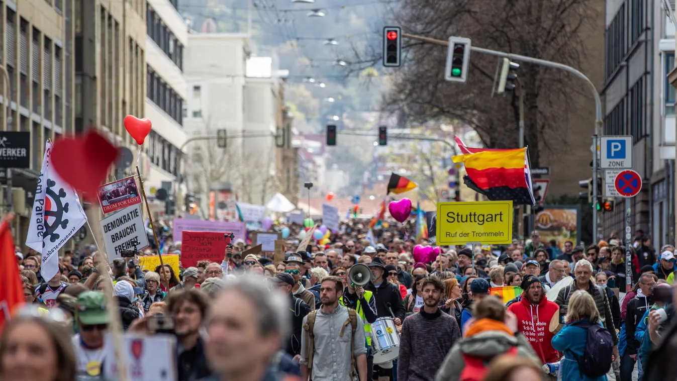 tüntetés korlátozások ellen Stuttgart 