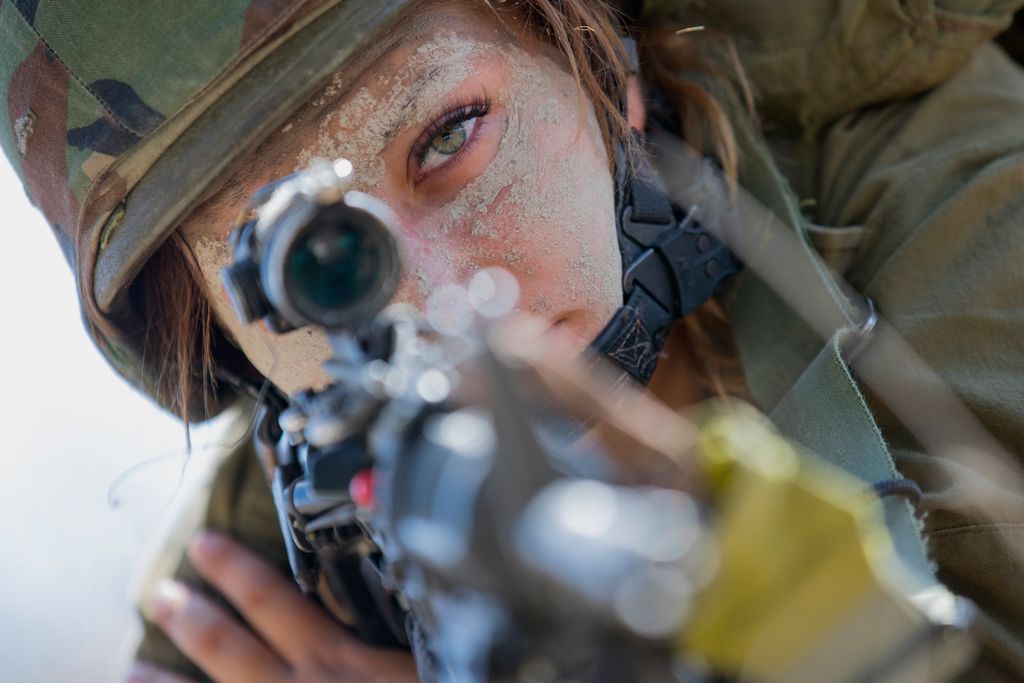 nőnap, női katonák 