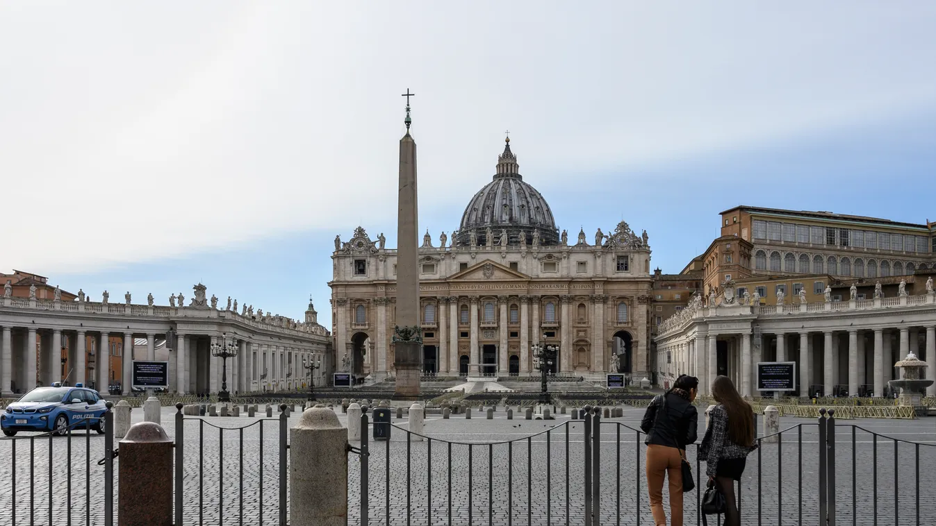 Róma, Olaszország, Vatikán, Szent Péter-tér, Szent Péter-bazilika, koronavírus 