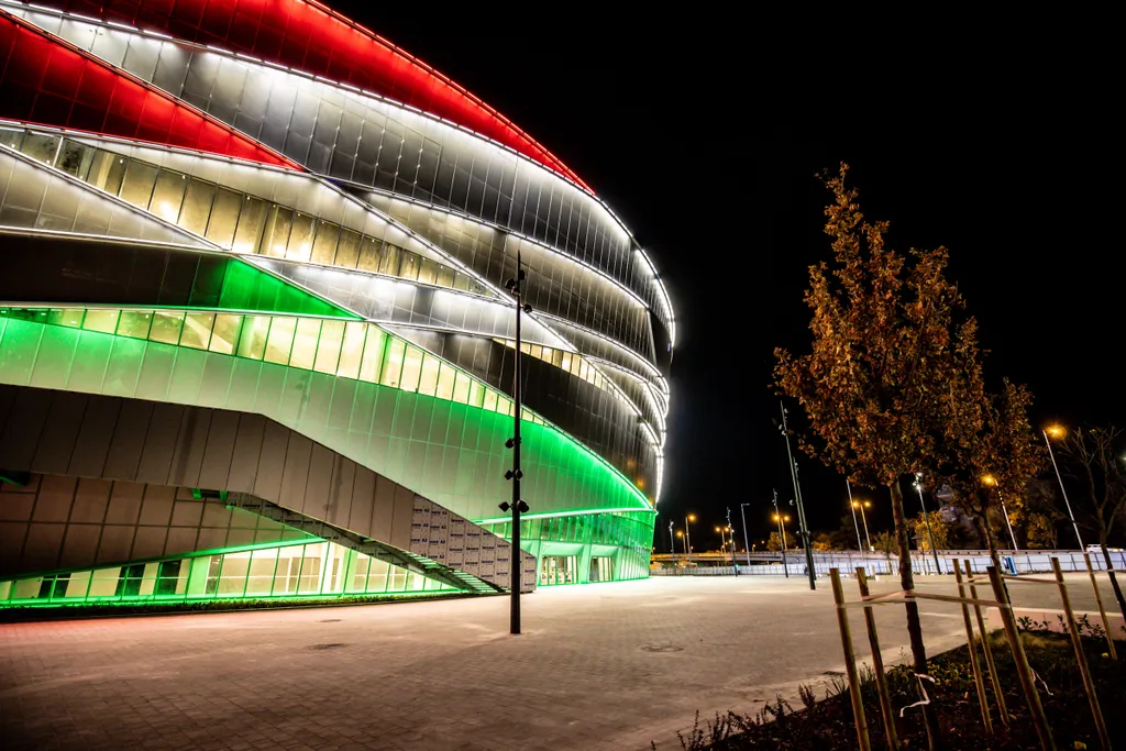 új népligeti sportaréna külső fénypróbája, népligeti multicsarnok, 2021.11. 