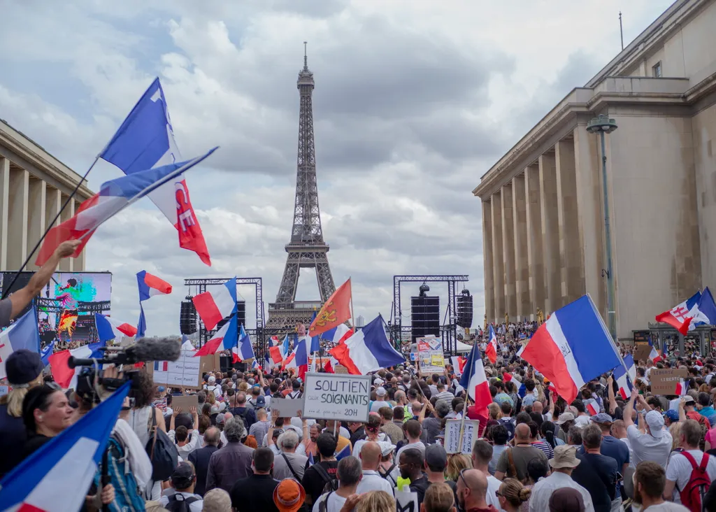 francia koronavírus korlátozások elleni tüntetés, Franciaország, tüntetés, 2021 