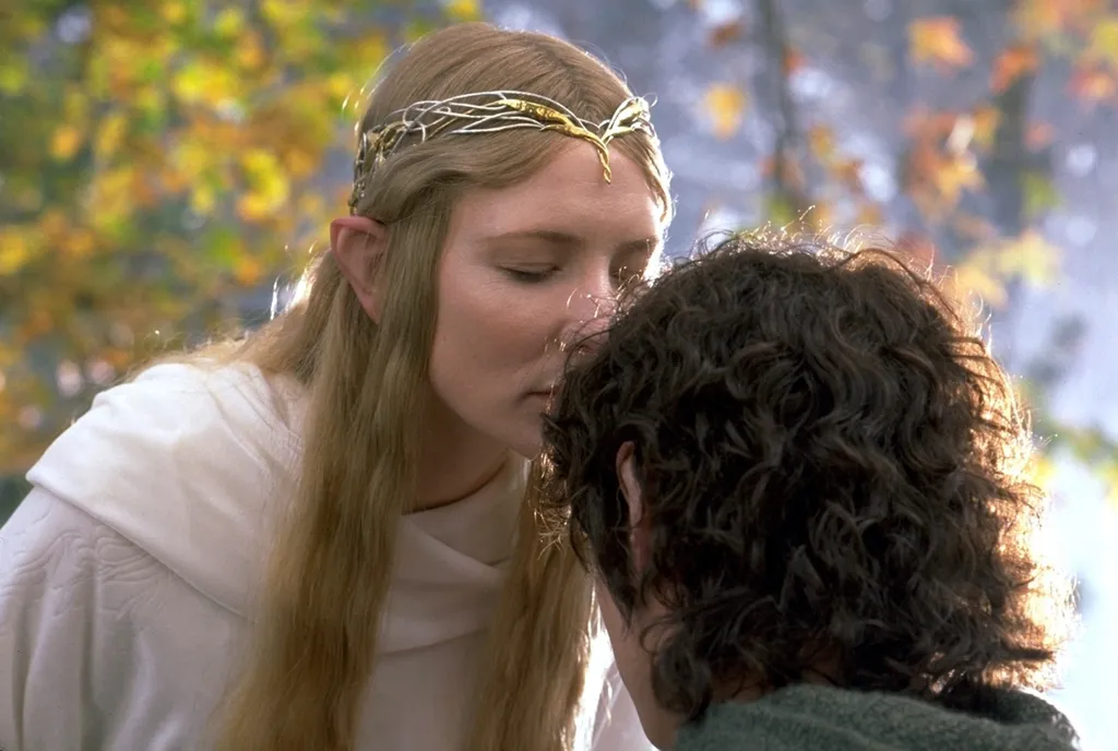 The Lord of the Rings : The Fellowship of the Ring Cinema adventure heroic fantasy elf galadriel hobbit frodo goodbye diadem Tolkien Horizontal WOMAN MAN KISS TIARA 