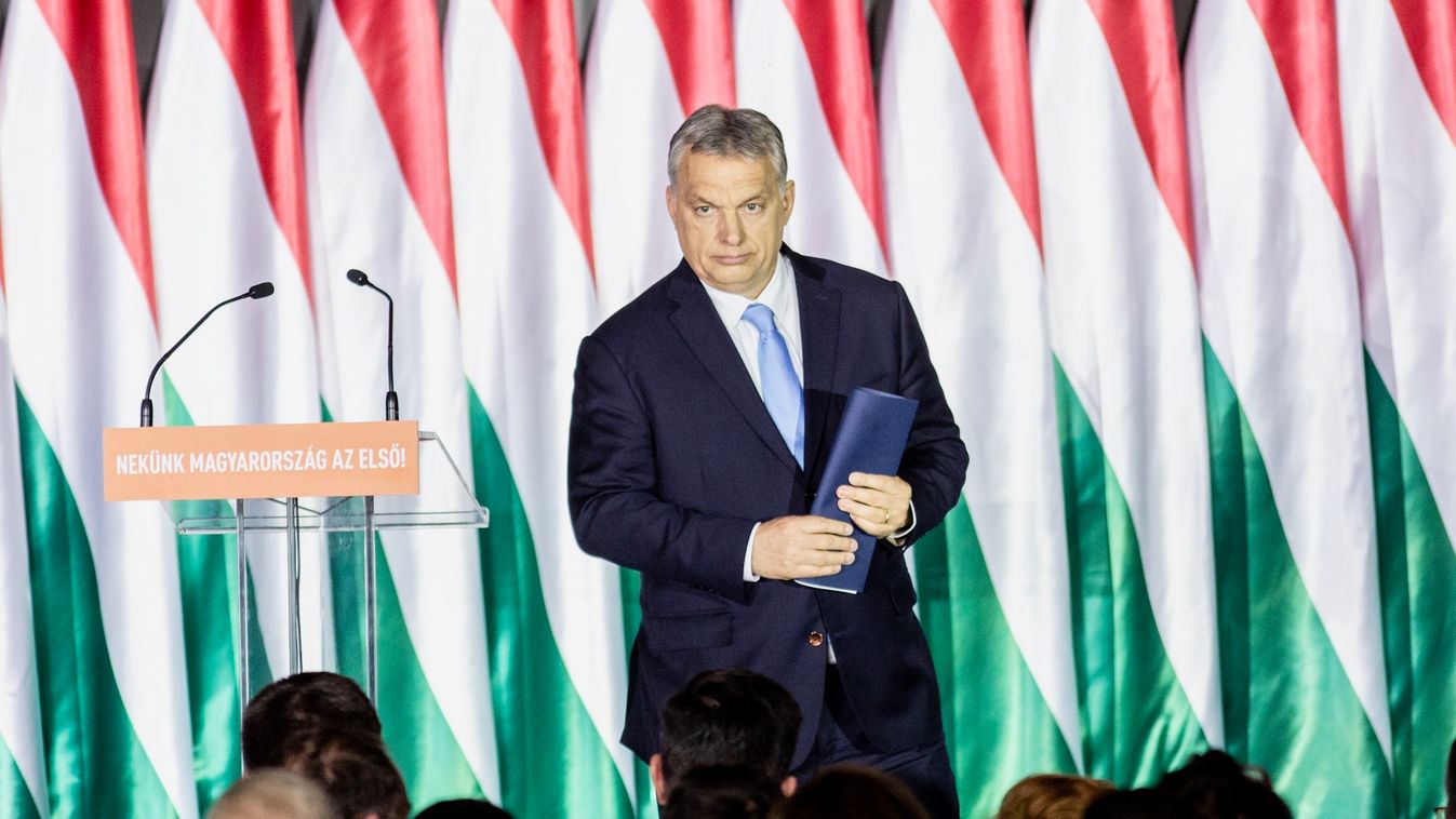 Orbán Viktor beszédet mond a „Parlamenti Szalon” rendezvényen, amelyen ismertetik a Fidesz európai parlamenti választási programját.
Bálna 