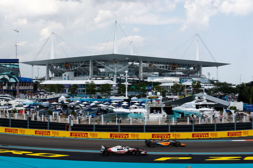 Forma-1, Daniel Ricciardo, McLaren, Kevin Magnussen, Haas, Miami Nagydíj 2022, péntek 