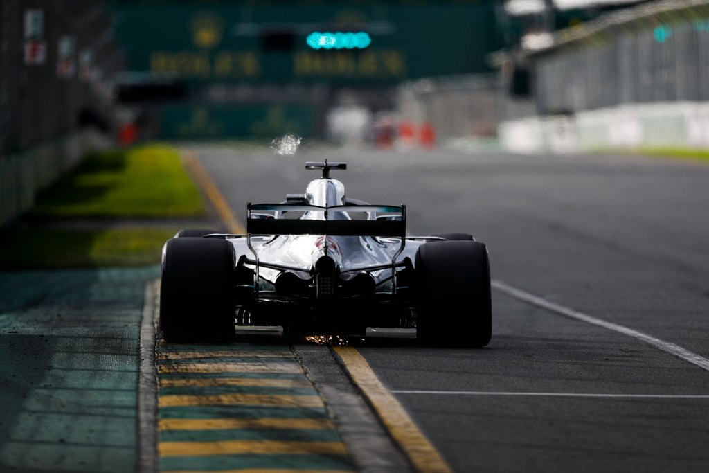 A Forma-1-es Ausztrál Nagydíj szombati napja, Lewis Hamilton, Mercedes-AMG Petronas, nyitott DRS 