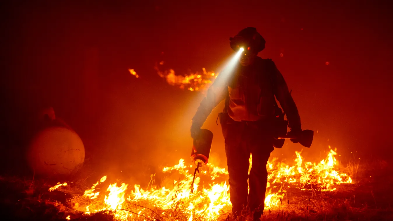 tűz, USA, Egyesült Államok, nyugati partvidék, TOPSHOTS Horizontal FIRES AND FIRE-FIGHTING NATURAL DISASTERS FLAME FOREST FIRE 