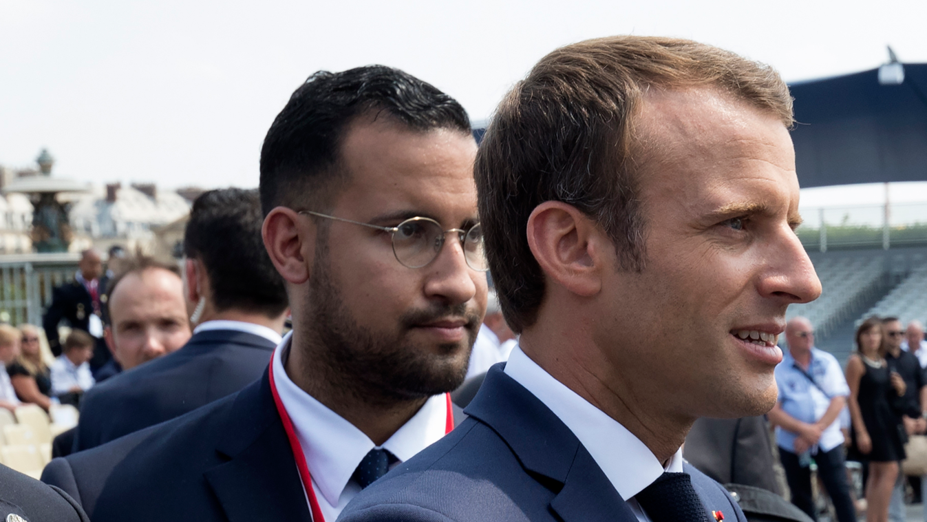Macron francia elnök és  Alexandre Benalla testőrparancsnok 