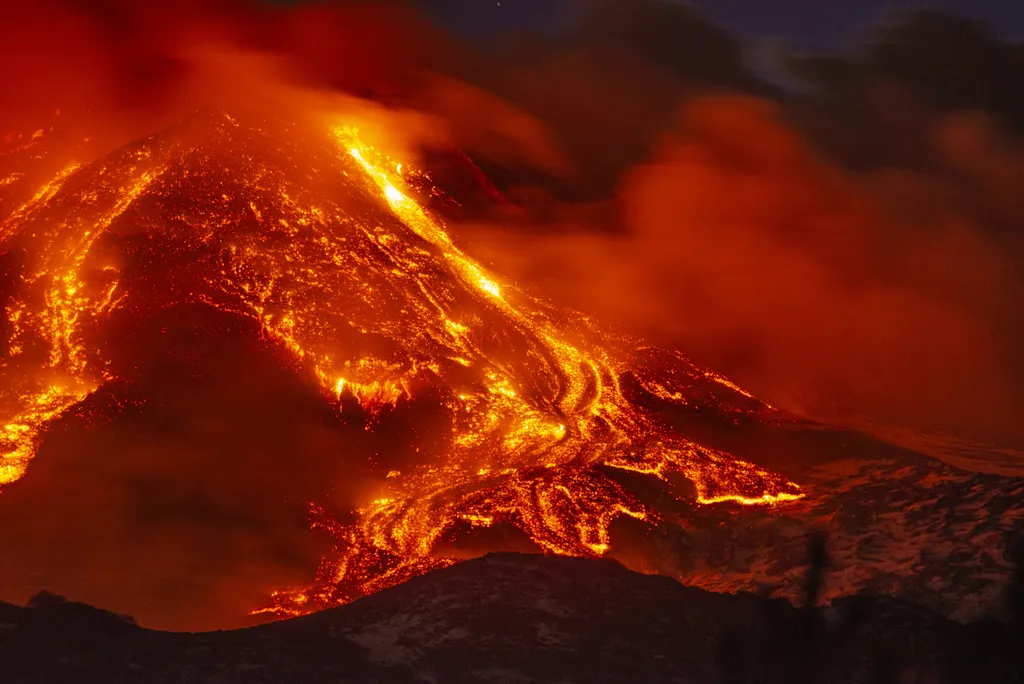 Etna, vulkán, vulkánkitörés, Olaszország 