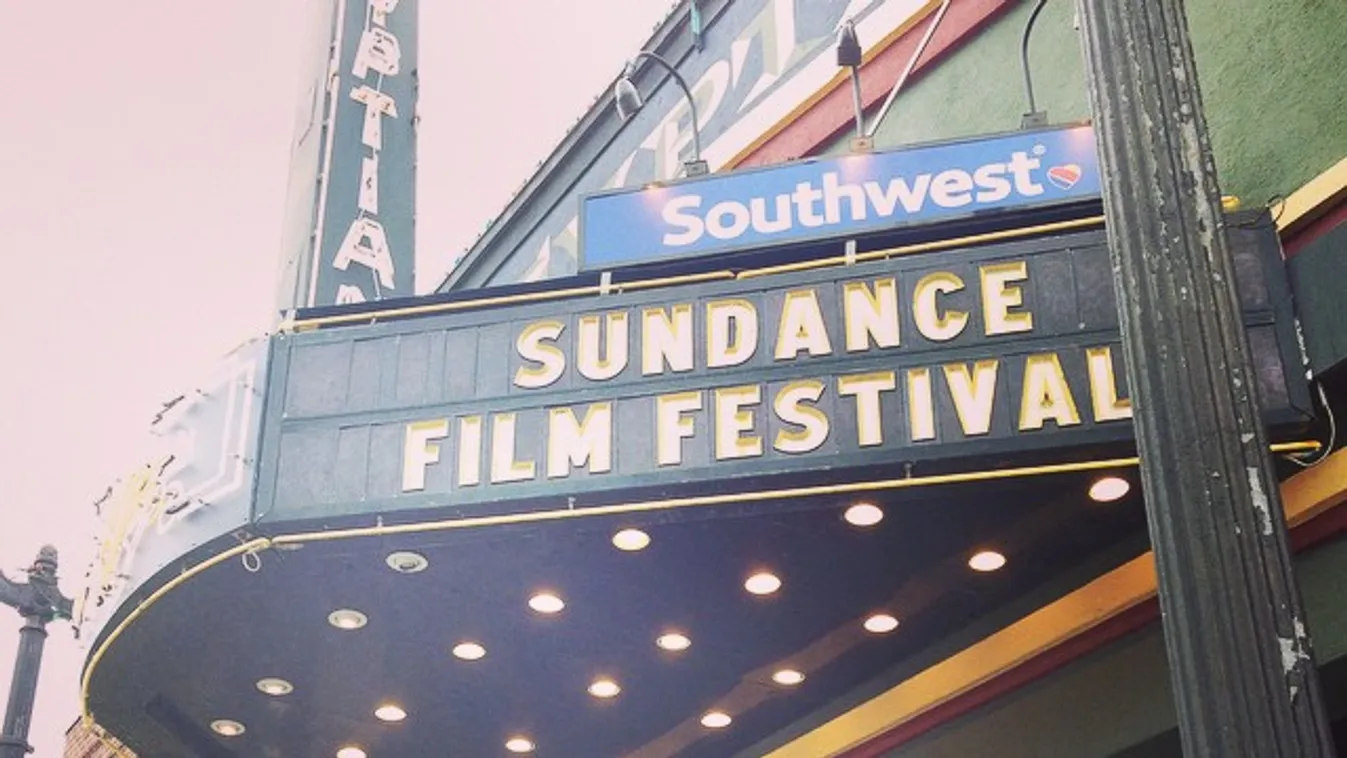Bucsi Réka a 2015-ös Sundance filmfesztiválon a híres The Egyptian Theatre előtt 