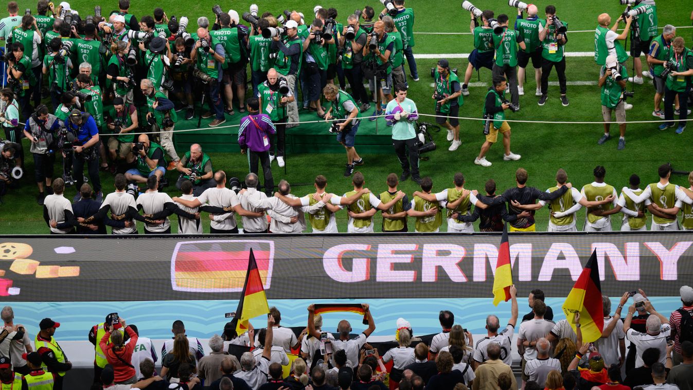 World Cup 2022 - Spain - Germany soccer WM Photographers Anthem Feature Grand Slam|Media|Photographers Grand Slam|Media National anthem|anthem Horizontal ECONOMY MEDIA NATIONAL ANTHEM 