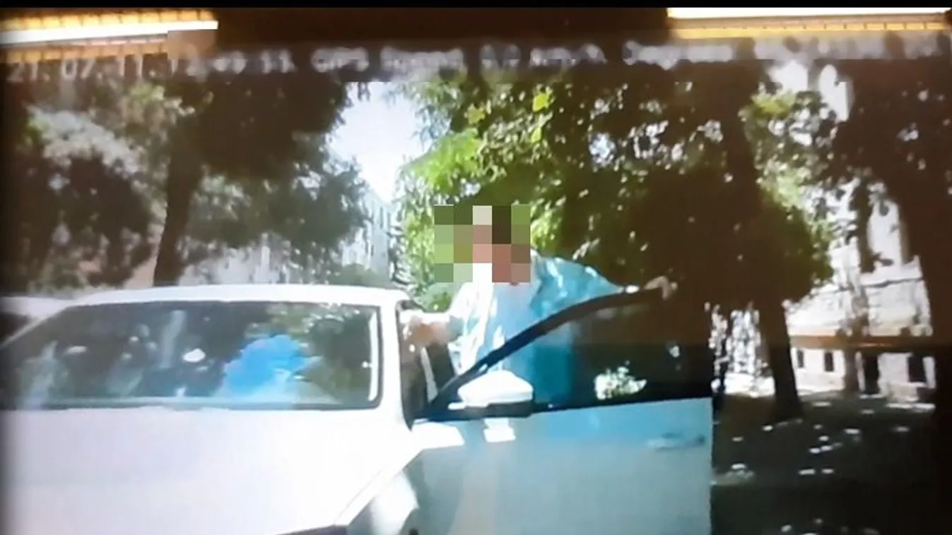két férfi összeverekedett Szegeden tavaly nyáron, az egyik autóban volt egy fedélzeti kamera, amely rögzítette, mi történt 