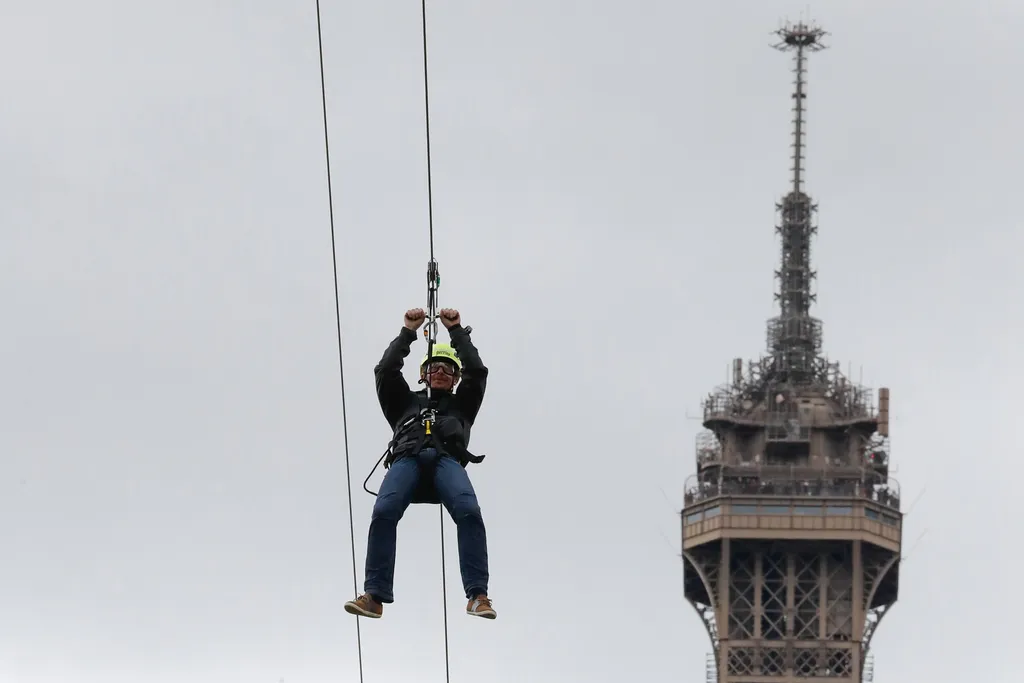 Eiffel-torony drótkötélpálya 