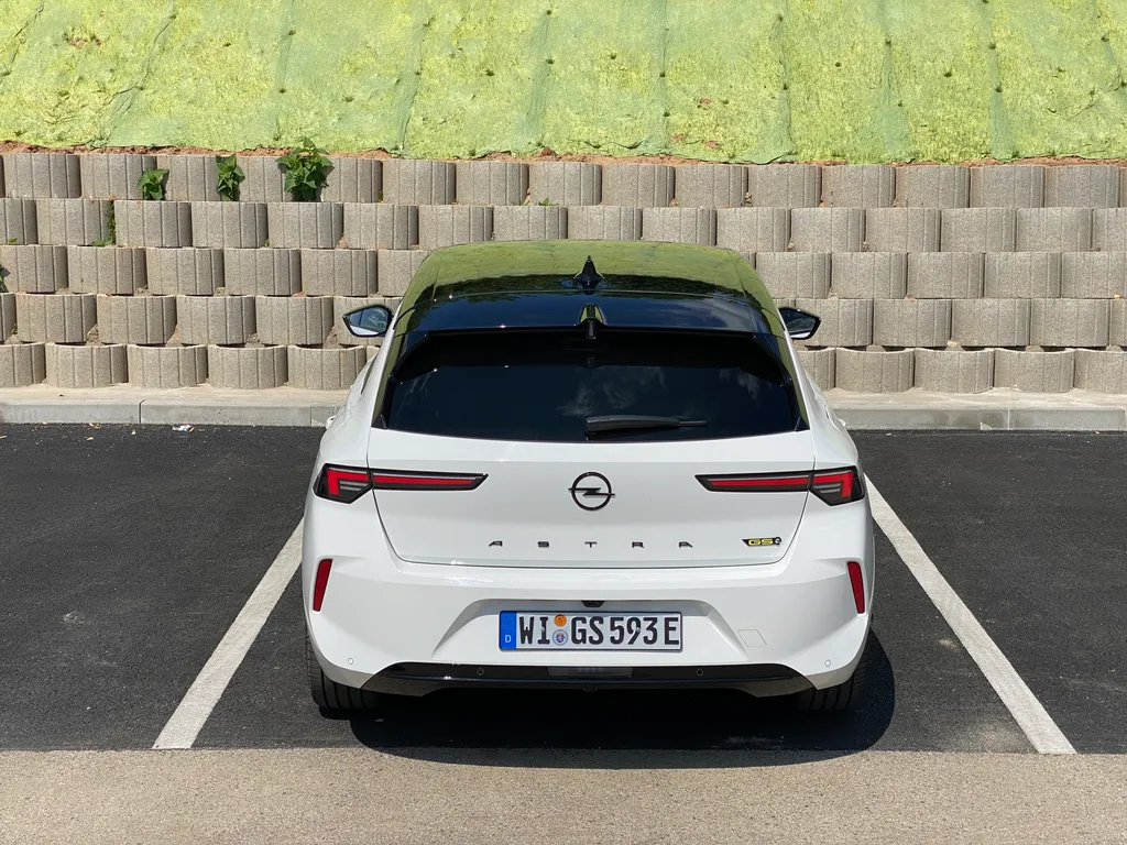 Opel Astra GSe menetpróba (2023) 