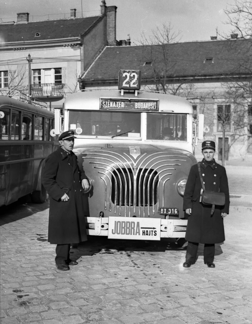 80 éves a jobb oldali közlekedés 