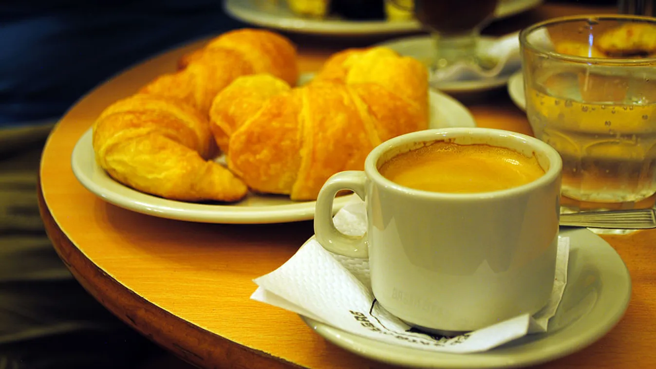olasz reggeli, kávé, cornetto 