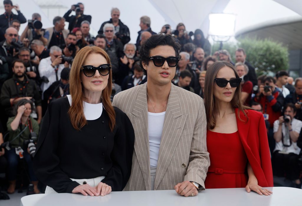 PORTMAN, Natalie; MOORE, Julianne, Cannes-i filmfesztivál, Cannes, Franciaország, 2023. 05. 21. 