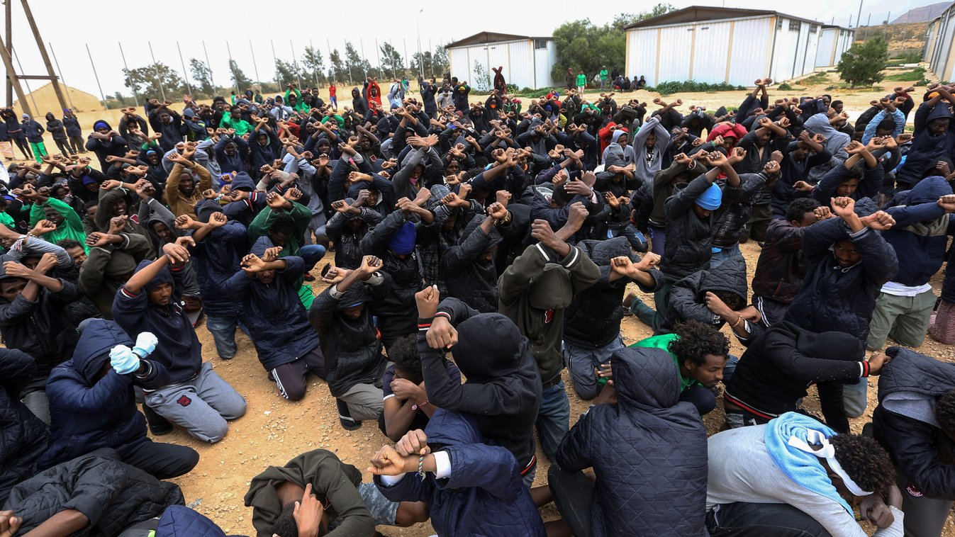 TOPSHOTS Horizontal MIGRATION AND IMMIGRATION MAGHREB AFTHER THE REVOLT MIGRANT AFRICAN DEMONSTRATOR DEMONSTRATION PRISON CENTRE DE RETENTION ADMINISTRATIVE ILLEGAL IMMIGRANT PRISON CAMP 