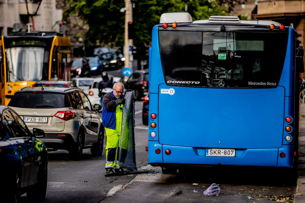 dugó, közlekedés, forgalom, autó, belváros, Budapest, budai rakpart, Margit híd, 2021.09.01. 