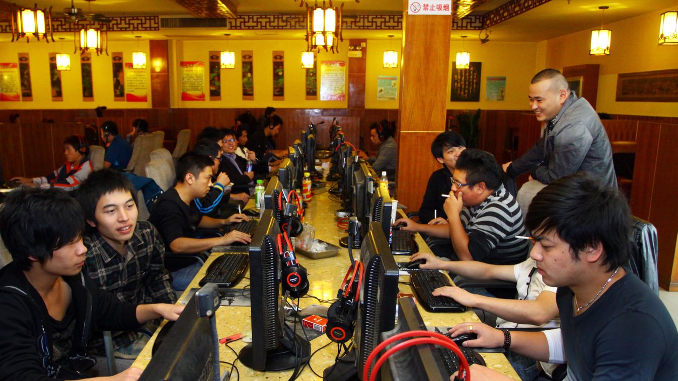kínai férfiak internet számítógép 