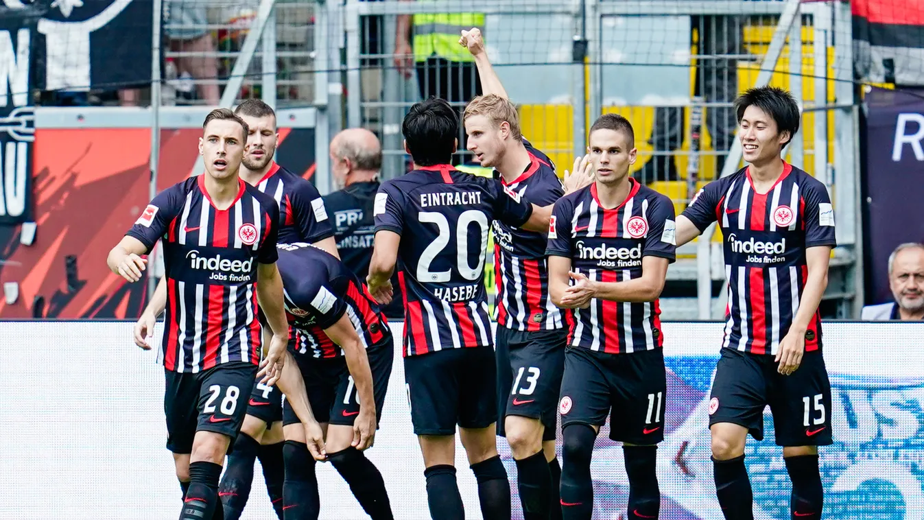 Eintracht Frankfurt - 1899 Hoffenheim Sports soccer Bundesliga Group Goal celebration jubilate JOY 