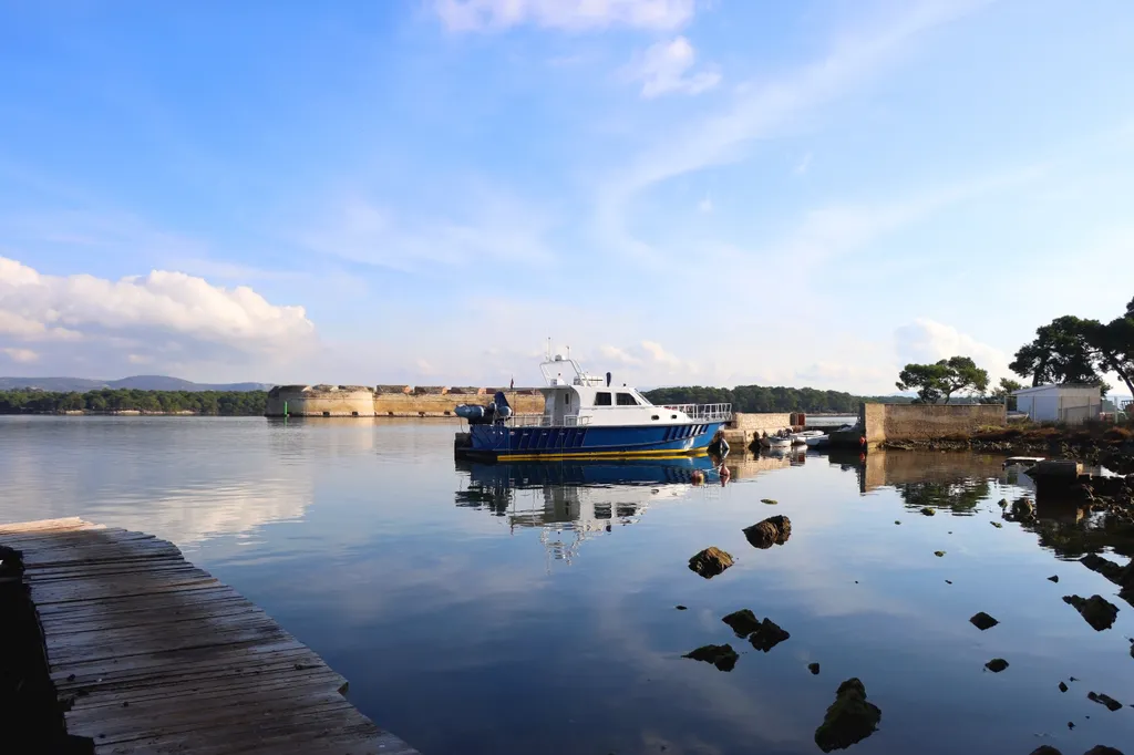 St. Nicholas Fortress, Horvátország, Szent Miklós erőd, Šibenik, Szent Ante-csatorna bejárata, velencei erődépítésű rena-iszánsz épület, világ építészeti örökség, Adria 