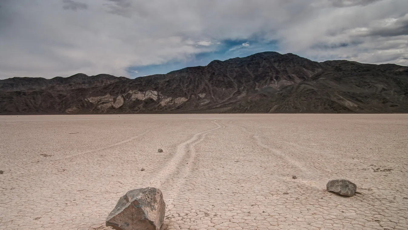 vitorlázó kövek racetrack playa 