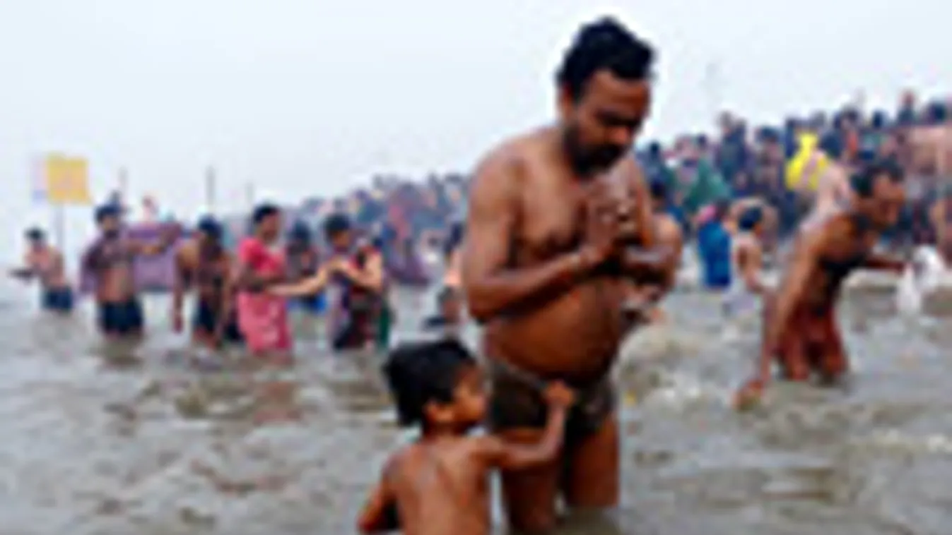Kezdetét vette a hindu Kumbh Mela fesztivál, Allahabad, Gangesz