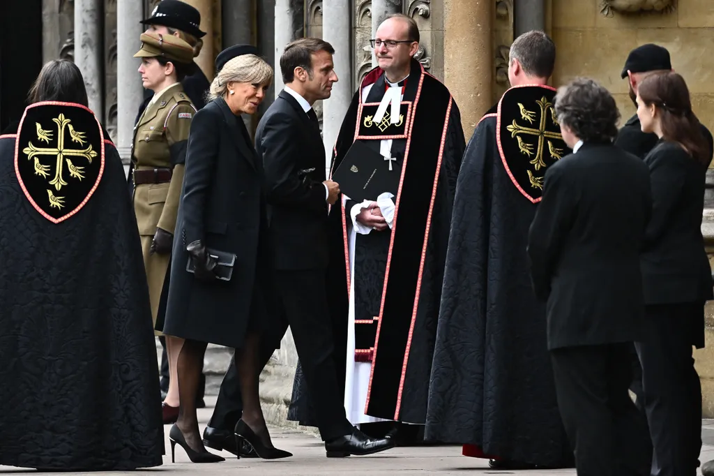 royals death Horizontal II. Erzsébet brit királynő, II. Erzsébet temetése, temetés, halála, II. Erzsébet halála, királynő, royals death,vendégek, Emmanuel Macron, Brigitte Macron 