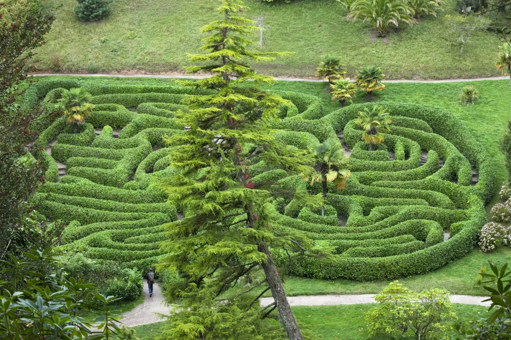 Egzotikus növényei és 180 éves labirintusa teszi különlegessé ezt az angliai kertet, galéria, 2023 