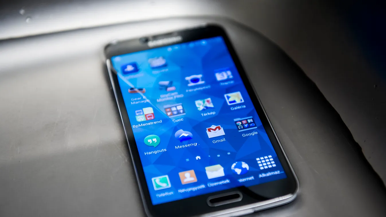 Mobiltelefon-összehasonlítás. mobiltelefon Samsung Galaxy S5 vízálló 