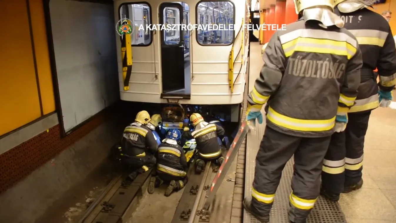 Fővárosi Katasztrófavédelem, metró, 3-as metró, baleset, mentés, doktorszolgálat 