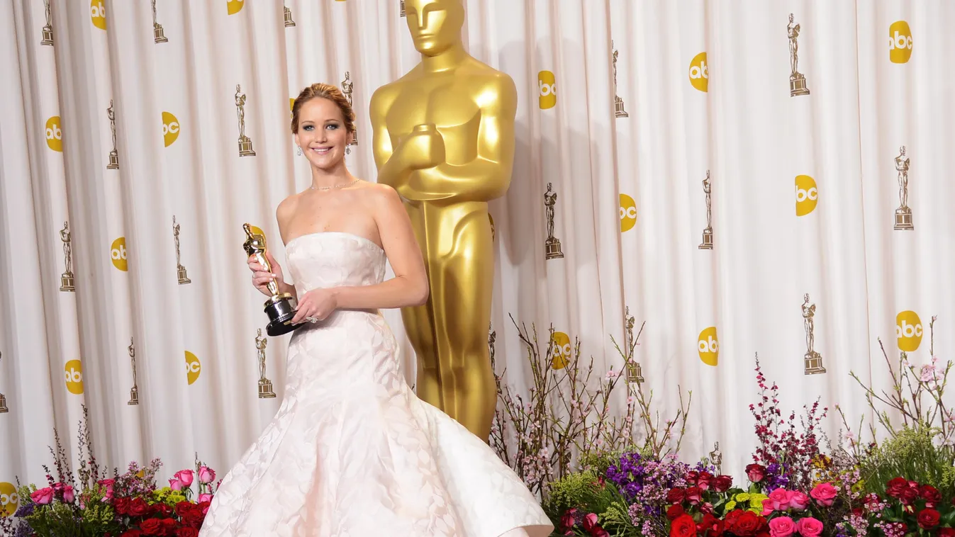 oscar ruhák Jennifer Lawrence oscar 2013 85th Annual Academy Awards - Press Room Celebrities Television Show the Oscar's the Oscars 2013 Oscars topics topix bestof toppics toppix GettyImageRank1 