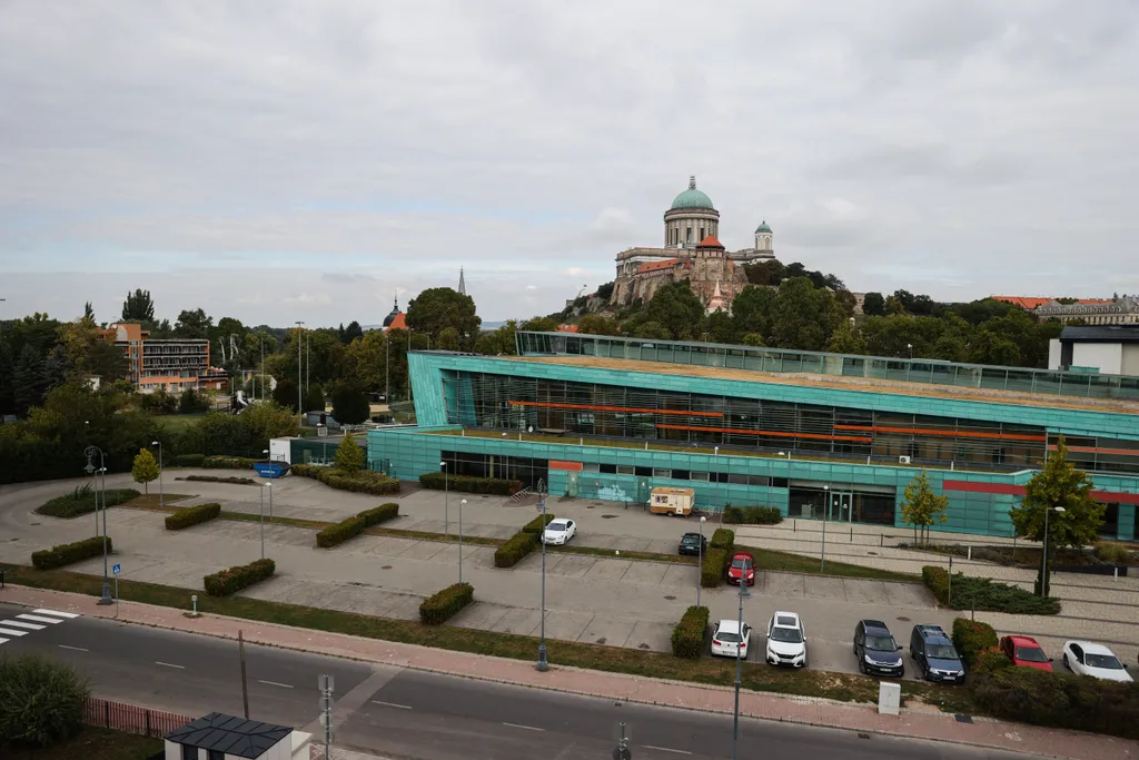 Grand Hotel, sajtóbejárás, Esztergom, sajtótájékoztató 