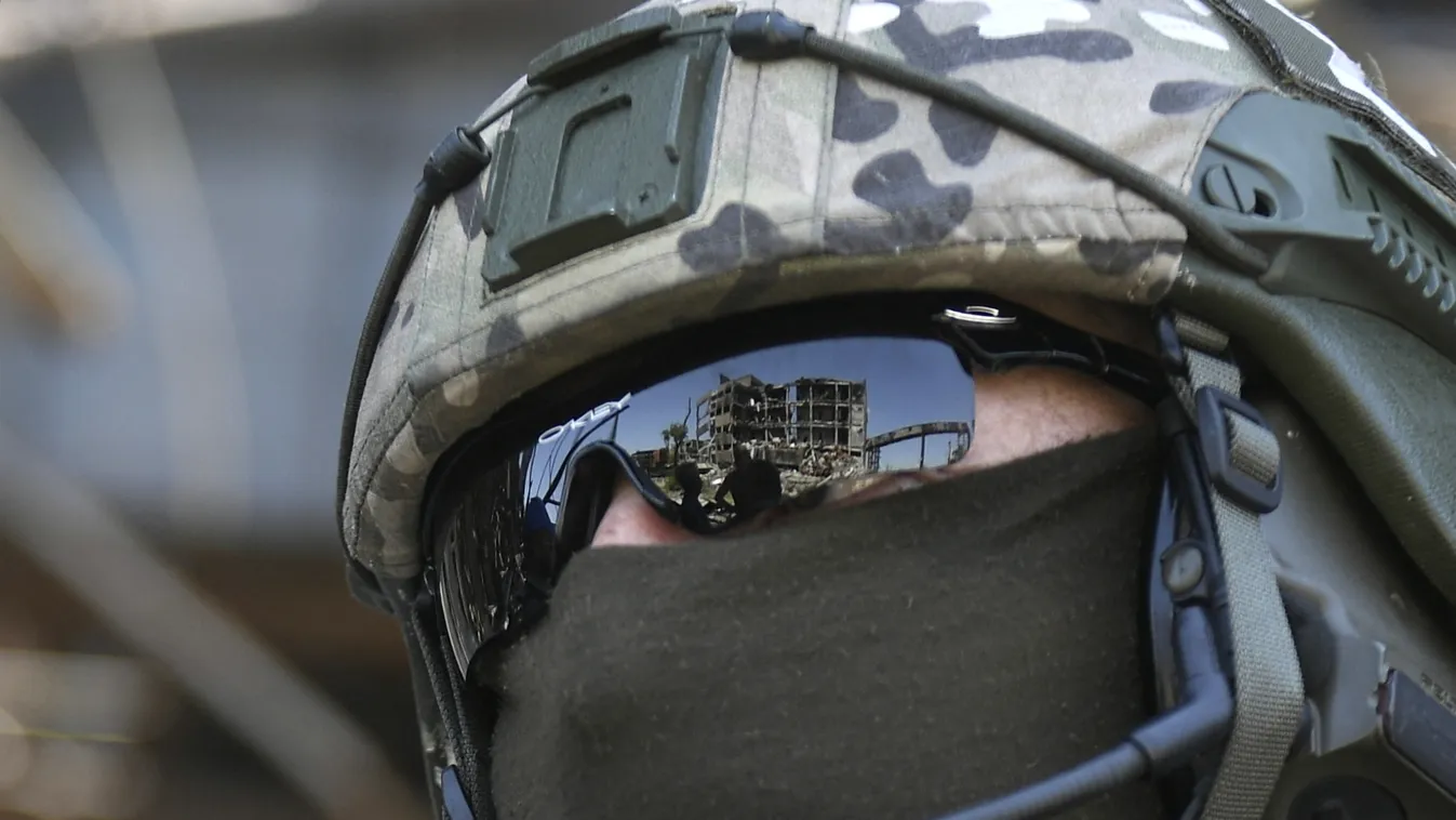 ukrán válság 2022, ukrajna, ukrán, orosz ukrán háború, háború, katona, 
 DPR Russia Ukraine Military Operation Azovstal reflection soldier sunglasses uniform helmet Horizontal 