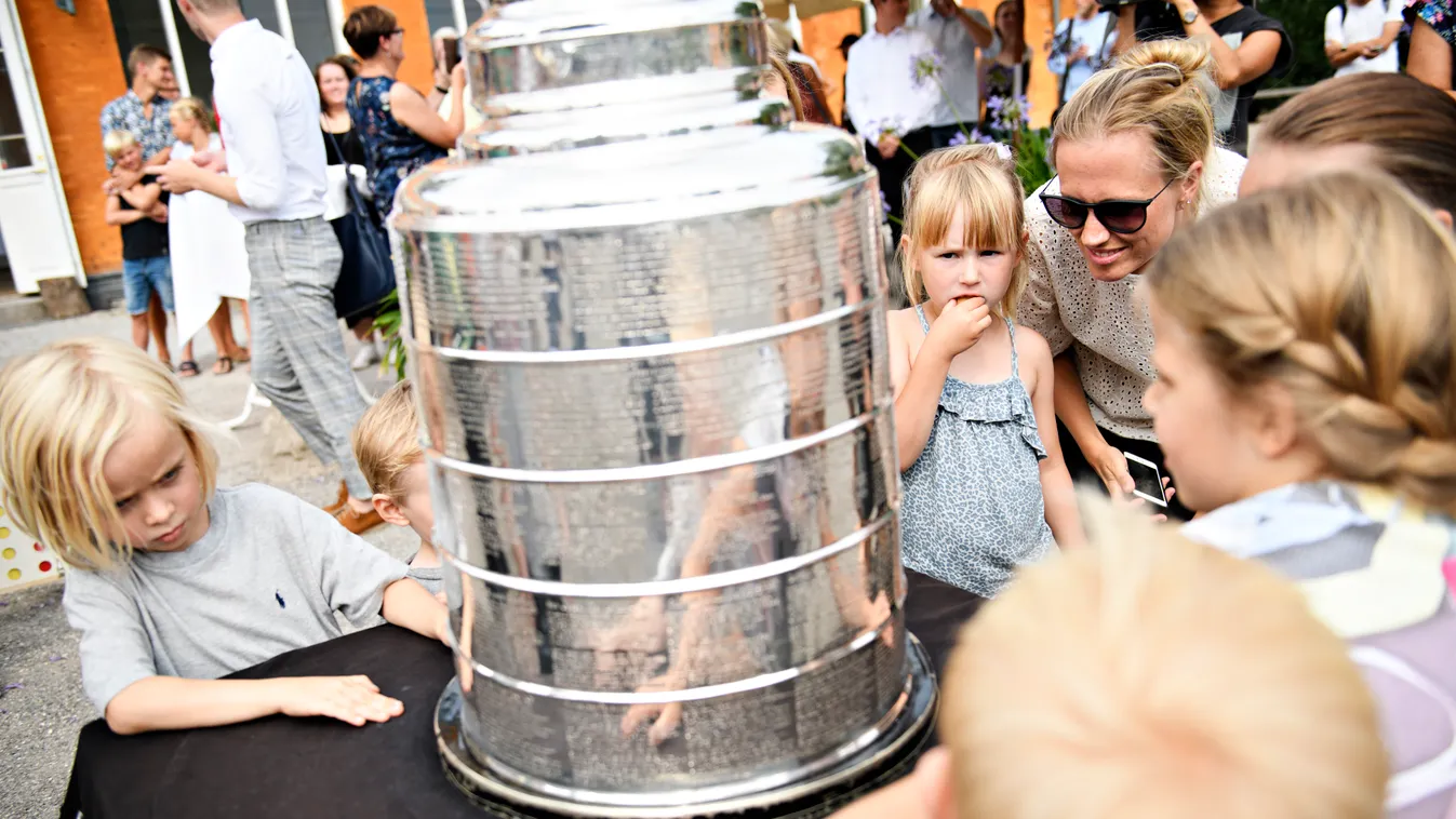 NHL star Lars Eller presents Stanley Cup trophy at home town Roedovre SPORT 