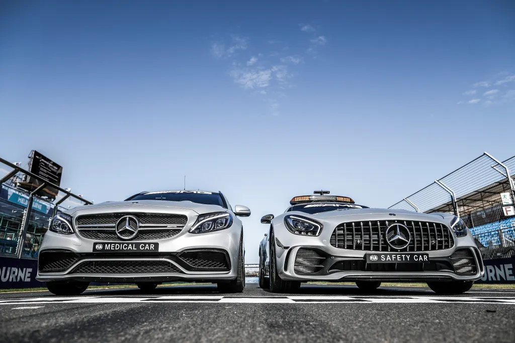 Előkészületek a Forma-1-es Ausztrál Nagydíjra, FIA Medical Car, FIA Safety Car, Mercedes-AMG C 63 S, Mercedes-AMG GT-R 