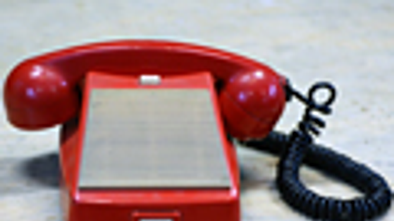 Egy tárcsa nélküli, egykori speciális kormányzati piros telefon, Hiába hirdették ki a nyerteseket, leszóltak a központból, Nemzeti Fejlesztési Ügynökség, nfü