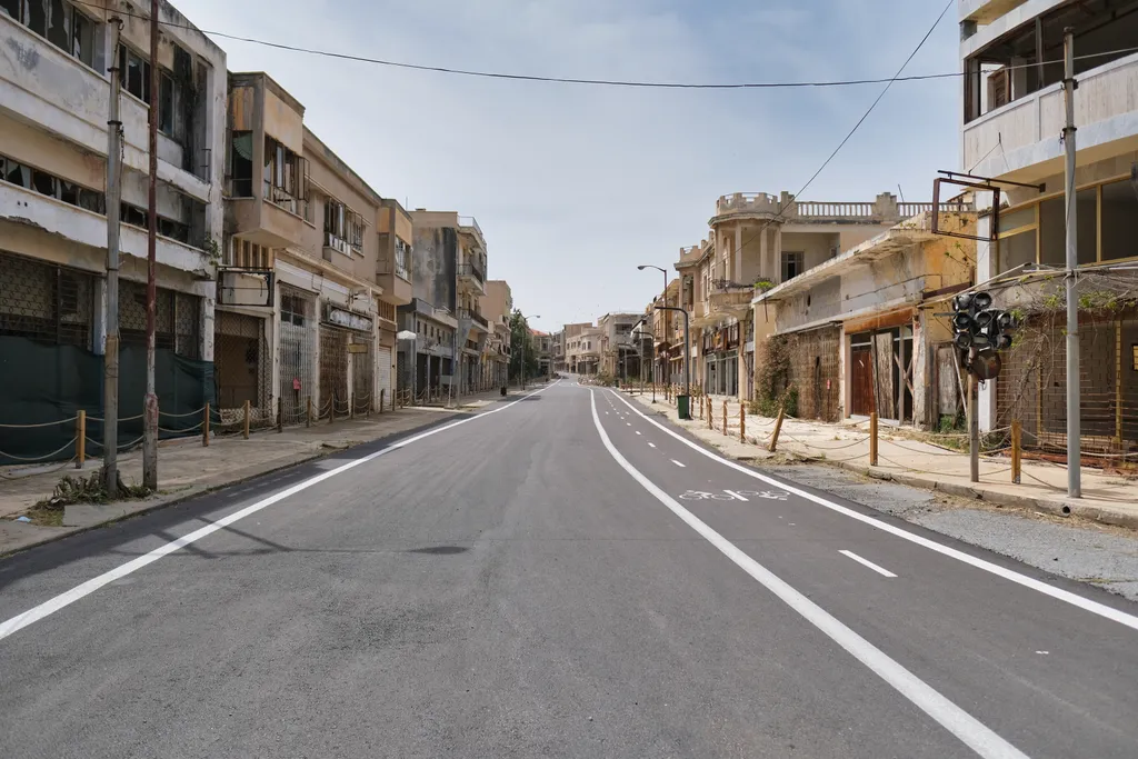 Varosha, Ciprus, szellemváros, elhagyatott, 
