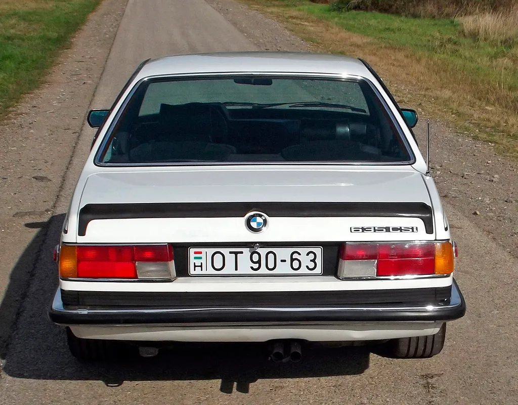 BMW 635 CSi (1985) veteránteszt 