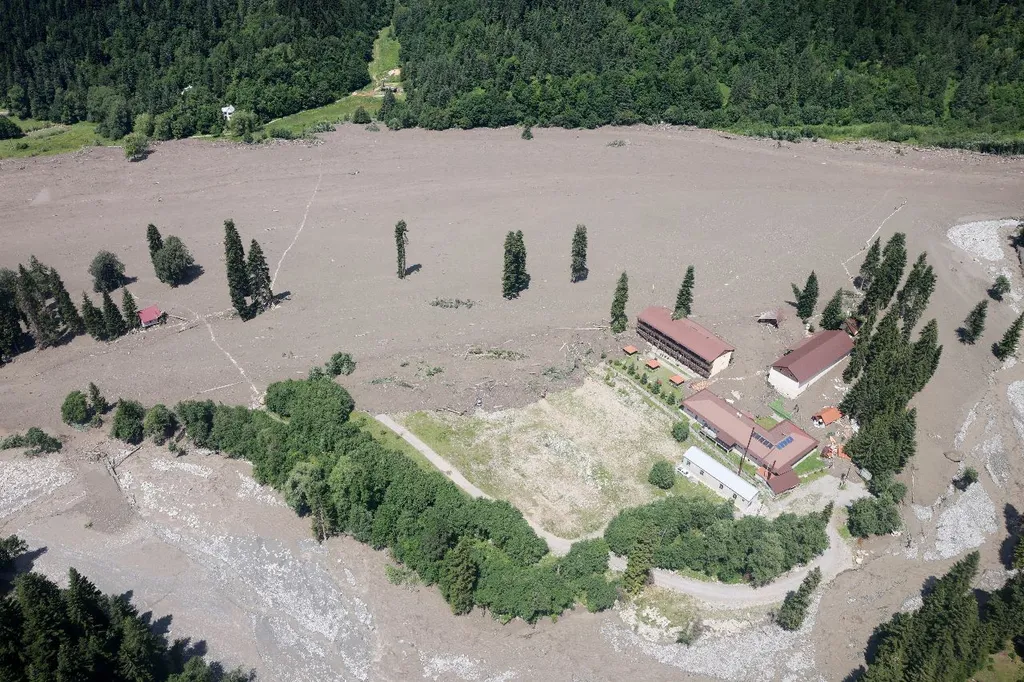 grúzia, georgia, katasztrófa, földcsuszamlás, georgiai belügyminisztérium, özönvízszerű villámárvíz, 2023. 08. 04. 