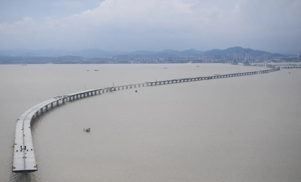 Kína, SHENZHEN-ZHONGSHAN, híd, út, összekötőhíd, Sencsen, függőhíd, építés, épül, látványos 